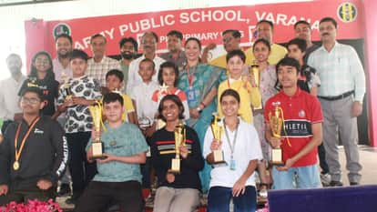 शतरंज के विजेता खिलाड़ी।