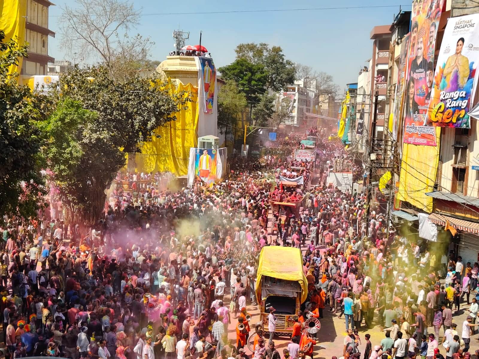 Indore Ger 2026: Tori Corner Procession Kicks Off Rangotsav First Group Reaches Rajwada