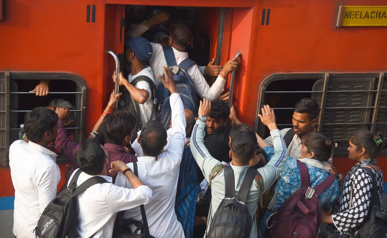 UP: Returns to Delhi and Mumbai become more difficult after Holi, with private bus tickets selling for more th