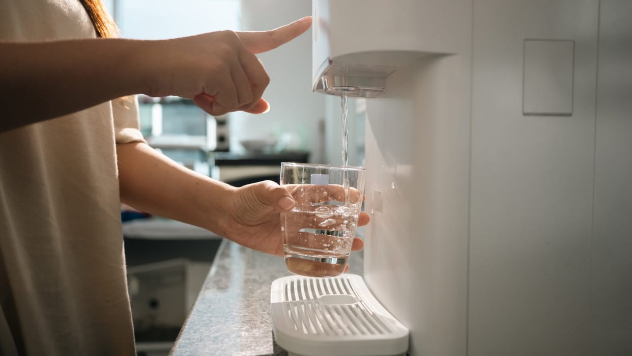 Dehydration brain can alert body to low water levels before doctor Contaminated water can also cause jaundice