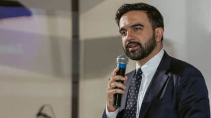 New York Police detaine two suspects following attempted bomb attack outside residence of Mayor Zohran Mamdani