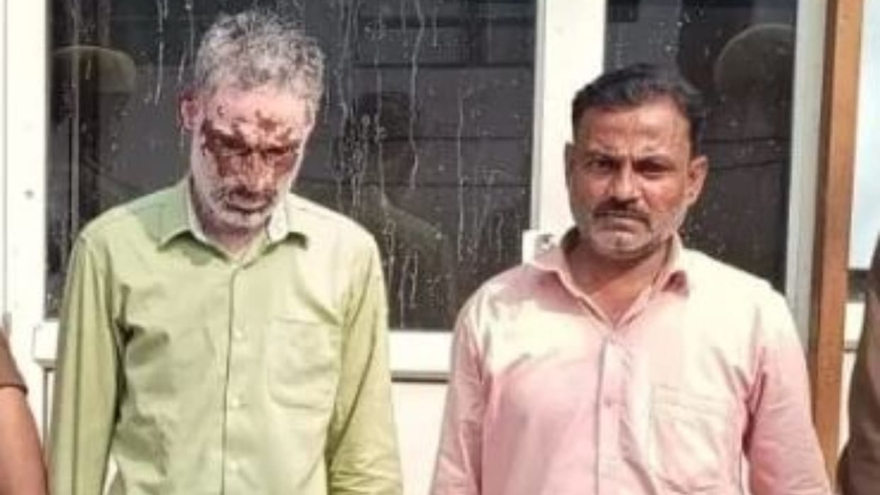 Two accused arrested for providing bank accounts to cyber fraudsters in Shahjahanpur