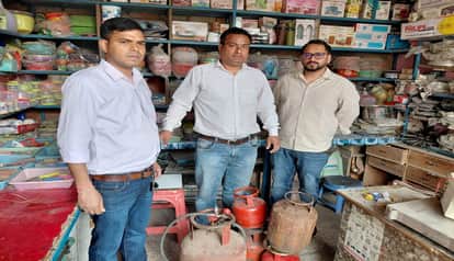 On the orders of Kumaon Commissioner Deepak Rawat, the Supply Department raided Banbhulpura