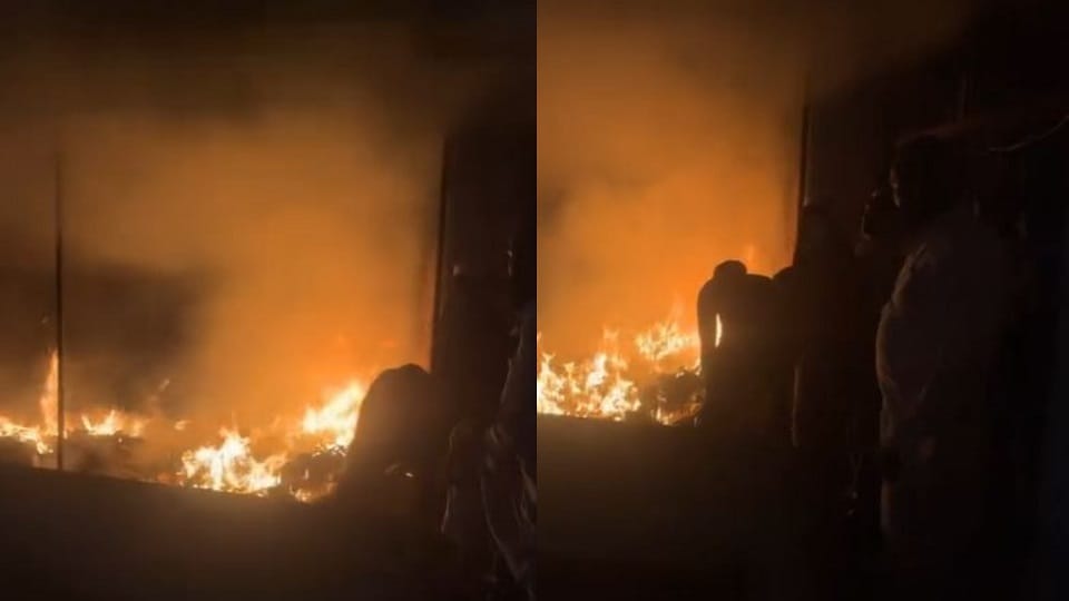 massive fire broke out at shoe factory in Agra