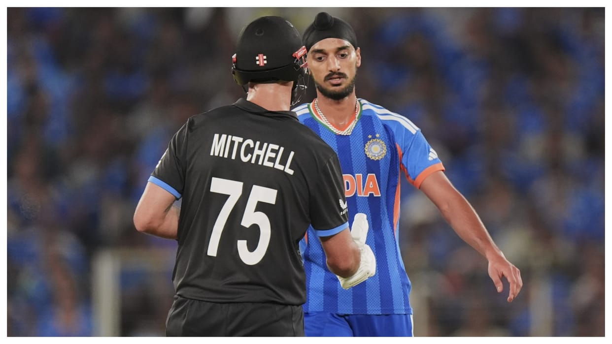 India Vs New Zealand T20 World Cup final Arshdeep Singh apologies Daryl Mitchell after face off