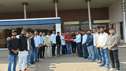 Demand for regular flights from Surguja to Raipur-Ranchi-Varanasi intensifies by Congress