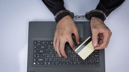 Rajasthan: Retired officer duped of ₹1.06 crore by threatening digital arrest news in hindi