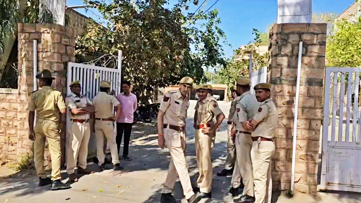 Threat to bomb Barmer court complex, panic created after receiving email; police engaged in investigation