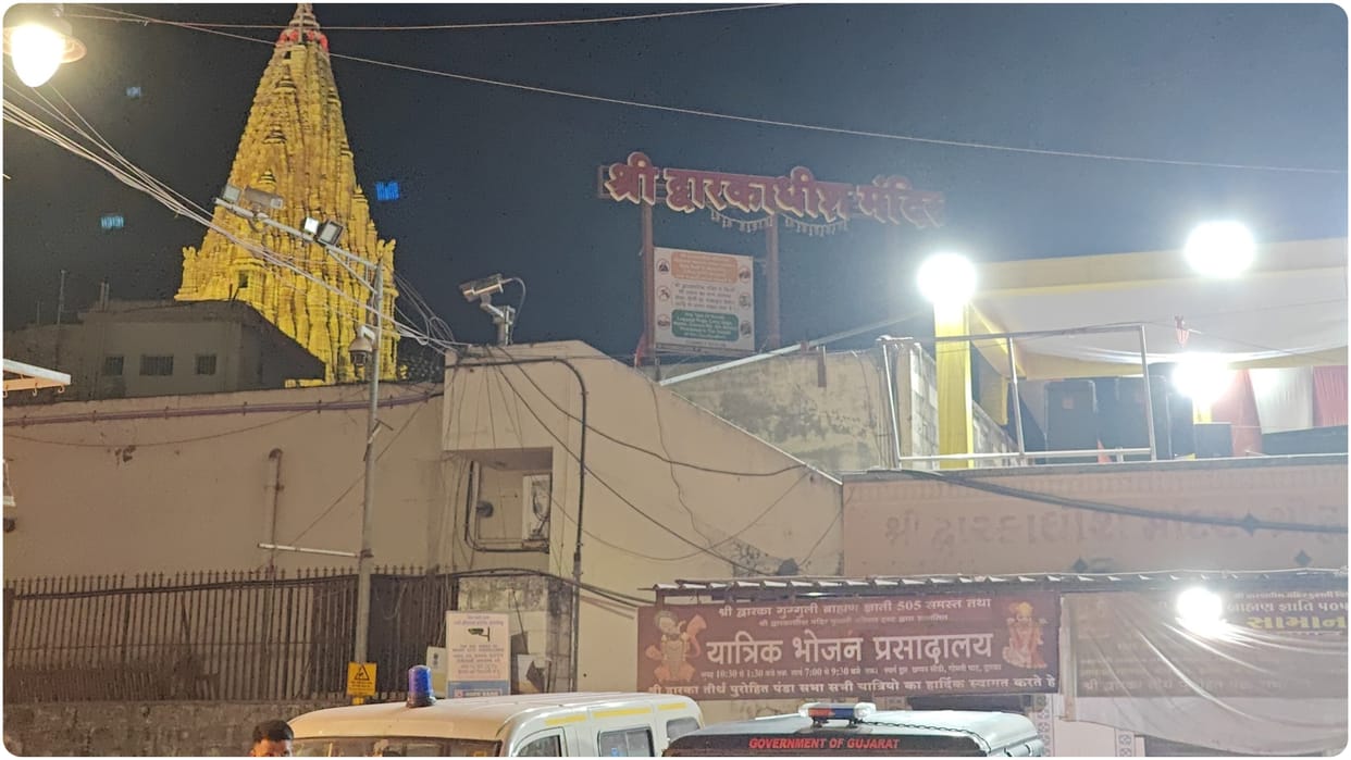 dwarikadheesh mandir Administrative laxity, monopoly of priests chaos in temple complex
