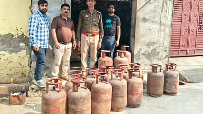 Black marketing of domestic gas cylinders amid LPG crisis in Bareilly