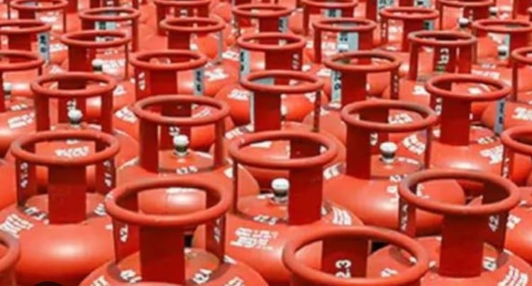 MP News: एमपी में एलपीजी की कालाबाजारी पर बड़ी कार्रवाई, 1357 सिलेंडर जब्त, 8 मामलों में FIR