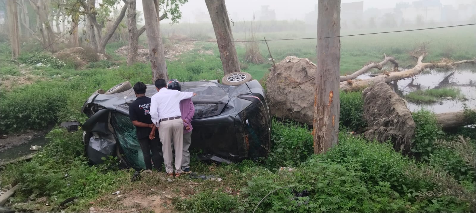 Two Killed as Car Returning from Wedding Crashes into Tree on Meerut–Baghpat Highway