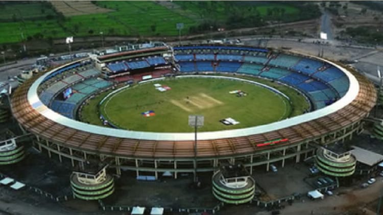 IPL 2026: रायपुर में फिर गूंजेगा आईपीएल का शोर, नवा रायपुर स्टेडियम में RCB के दो मैच कराने की तैयारी