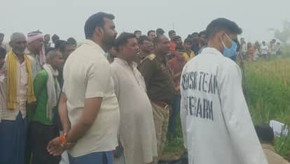 Farrukhabad Laborers body found hanging from tree with towel family unable to explain why police investigating