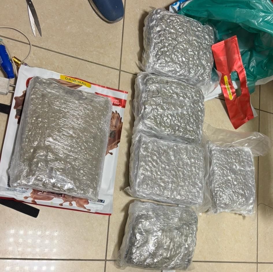 Lucknow: Accused arrested at Lucknow airport with ganja worth Rs 6.23 crore