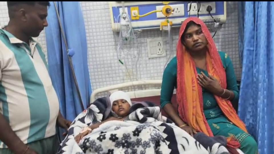 moradabad woman saved his son