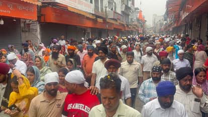 Jhande Ji Mela Dehradun 2026 People gathered to have darshan of Shri Jhande Ji Nagar Parikrma Today