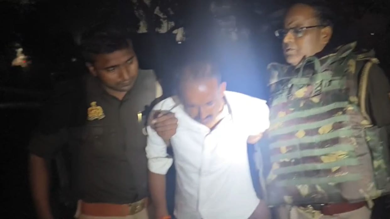 Police encounter in Bhadohi three criminals accused of robbery and snatching arrested