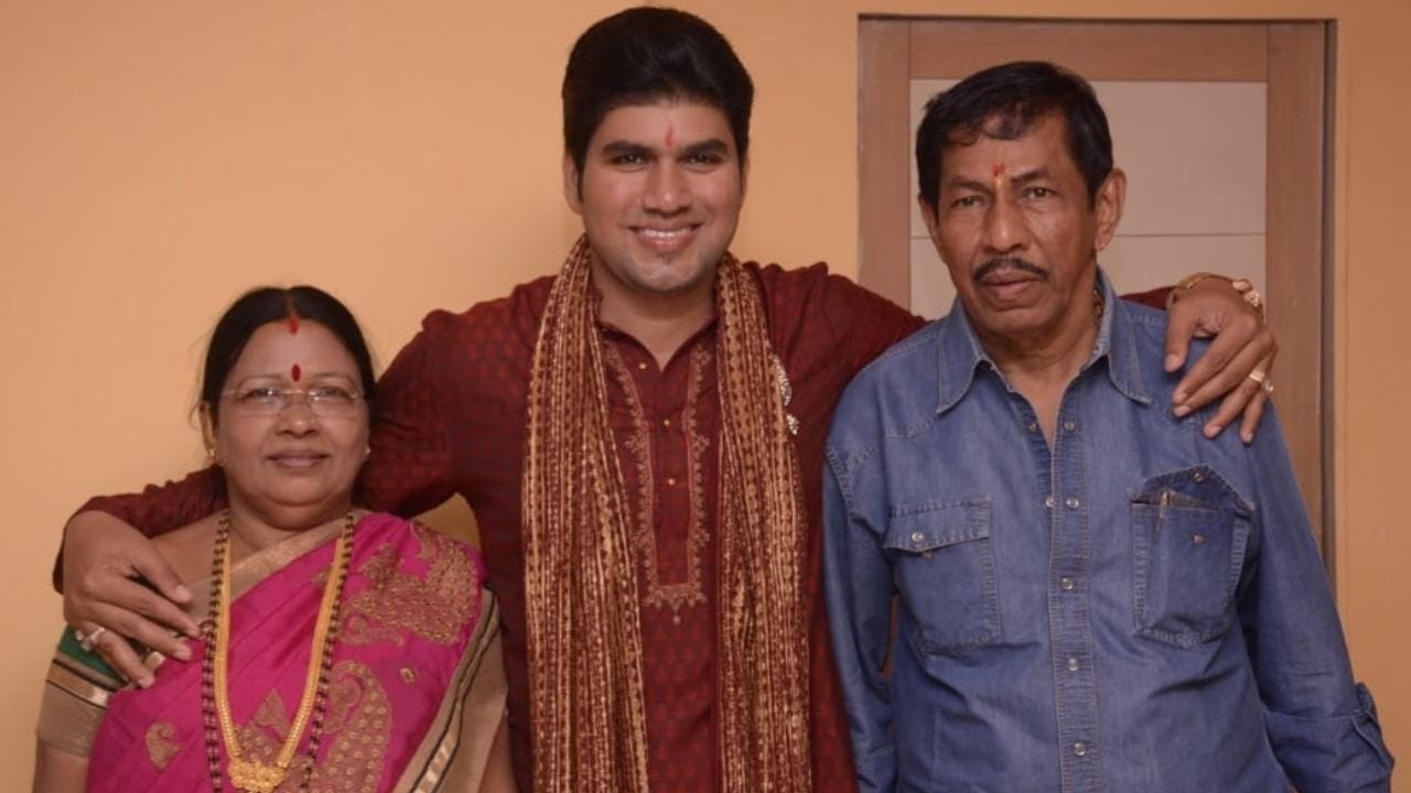 राजू पुथरन अपने परिवार के सदस्यों के साथ।