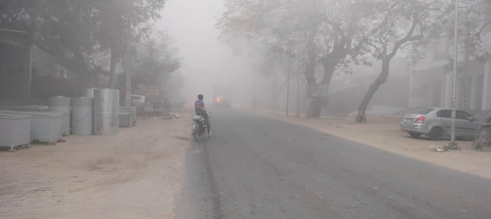 UP Weather Fog engulfed many districts of UP in the month of March