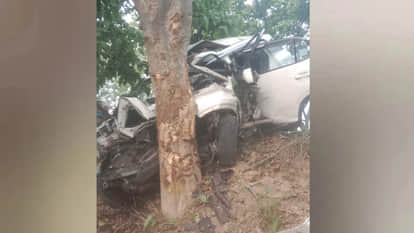 Creta car collides with a tree in Deoria, killing two youths who were returning home from a wedding procession