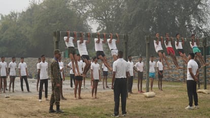 many youths participated in the Agniveer recruitment rally on the first day in Bareilly