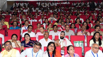 BHU Ayurveda Vidyapith convocation ceremony 235 students received degrees in Varanasi