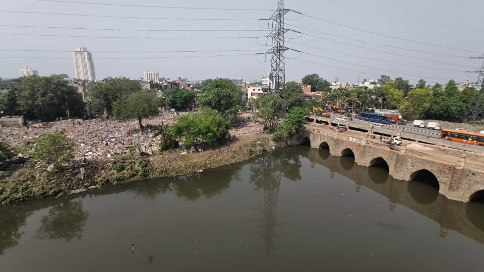 Dirty water will not flow into the Barapula drain, small sewage plants will be installed in 8 slums