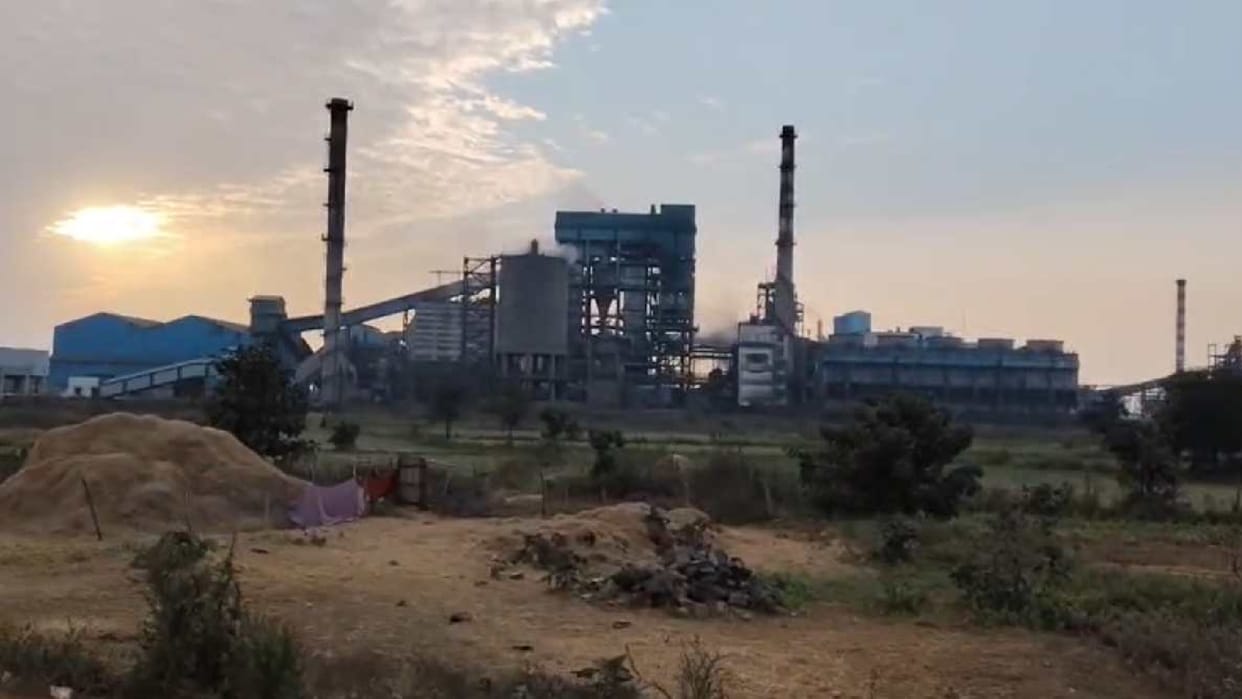Accident at Bilaspur Nova Sponge Iron Plant: Four workers badly burned after molten iron fell