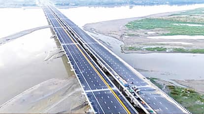 Ganga Expressway: फूड चेन से ढाबे, होटल और मोटेल तक, रेस्ट एरिया, ट्रॉमा सेंटर; एक्सप्रेस-वे पर ये खूबियां भी Ganga Expressway Country largest Greenfield From food chains to dhabas hotels and motels nine rest areas