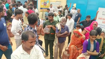 Amid conflict in West Asia, shortages exacerbate public hardship, leading to commotion in Nausad.