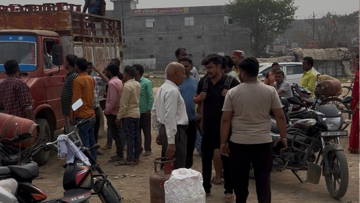 Amid conflict in West Asia, shortages exacerbate public hardship, leading to commotion in Nausad.