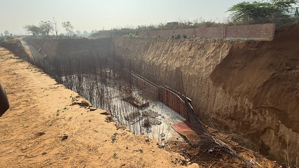 investigation ordered deaths of seven laborers in Gurugram project manager and structural engineer arrested