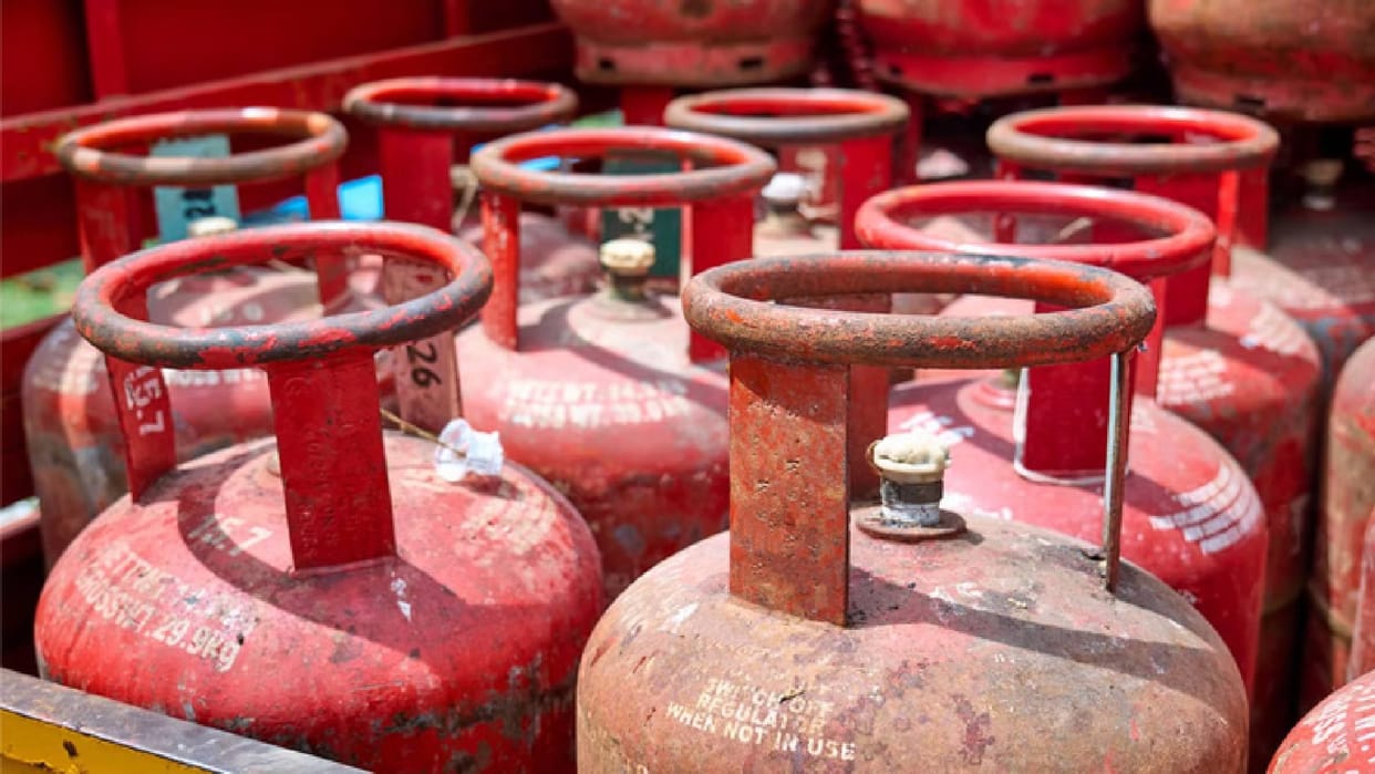 Gas crisis affects Raipur's food business, more than 20 restaurants closed