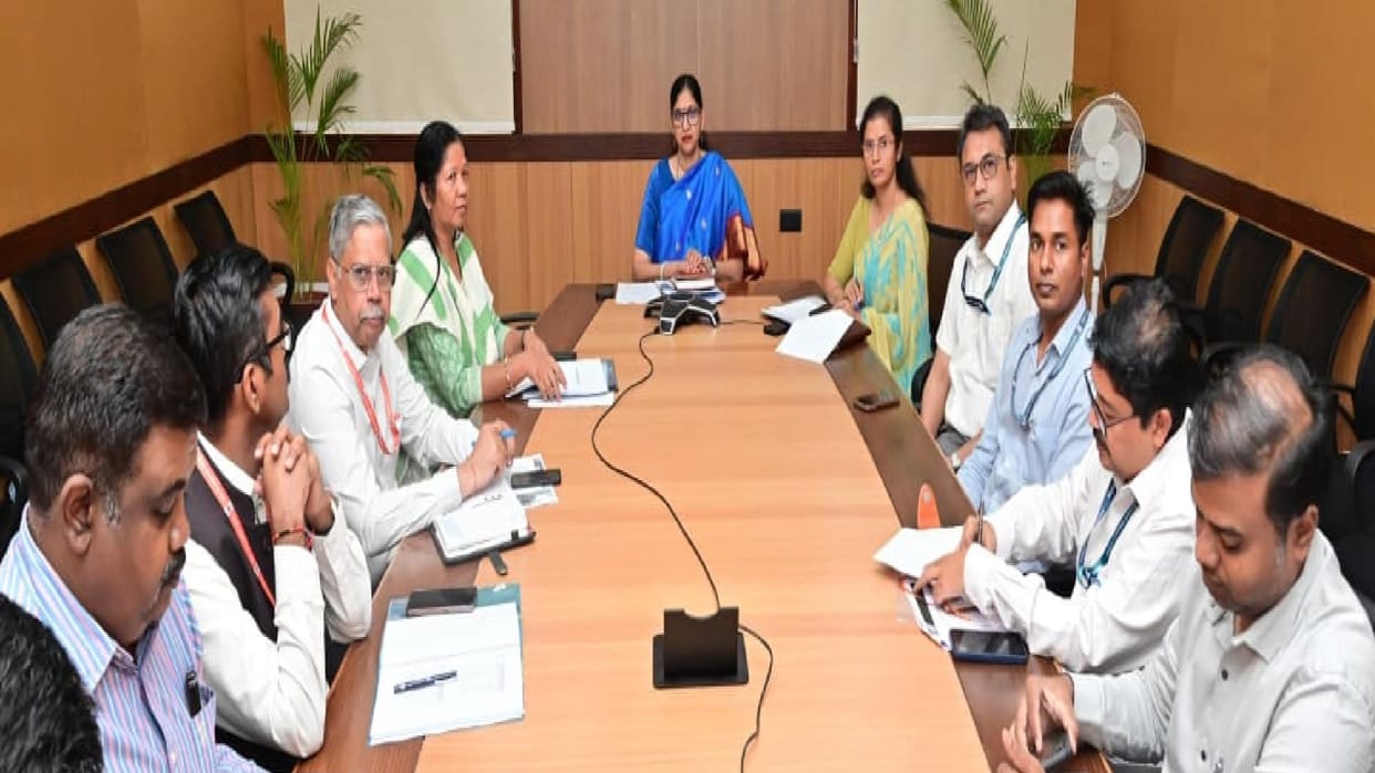 Food Secretary says there is sufficient stock of LPG petrol and diesel, toll-free number issued for complaints
