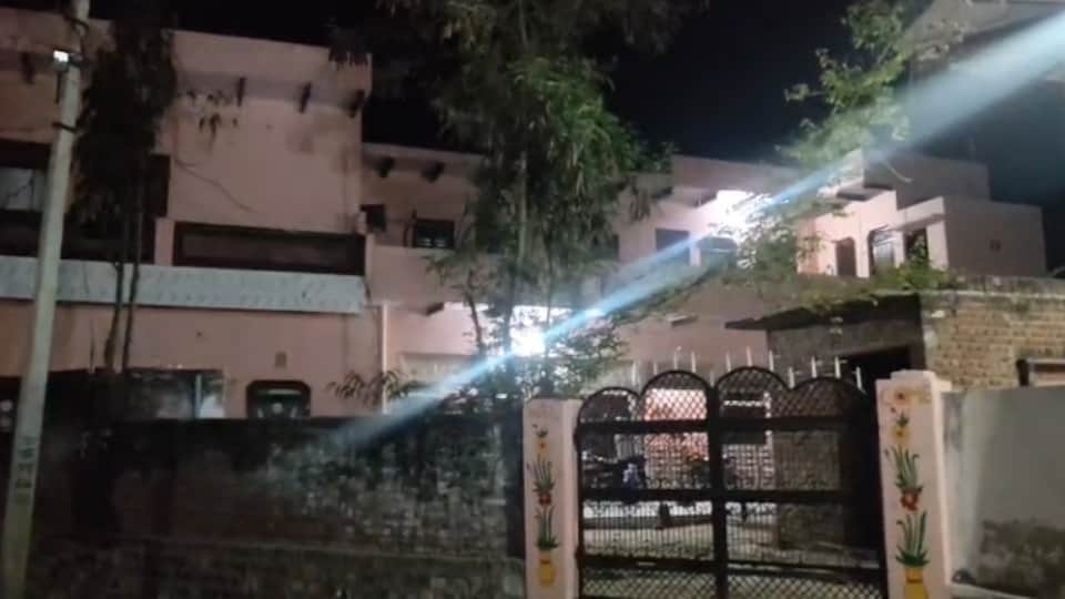 Indian Navy Sailor Adarsh Kumar Arrested for Allegedly Spying for Pakistan’s Isi, Know Details in Hindi