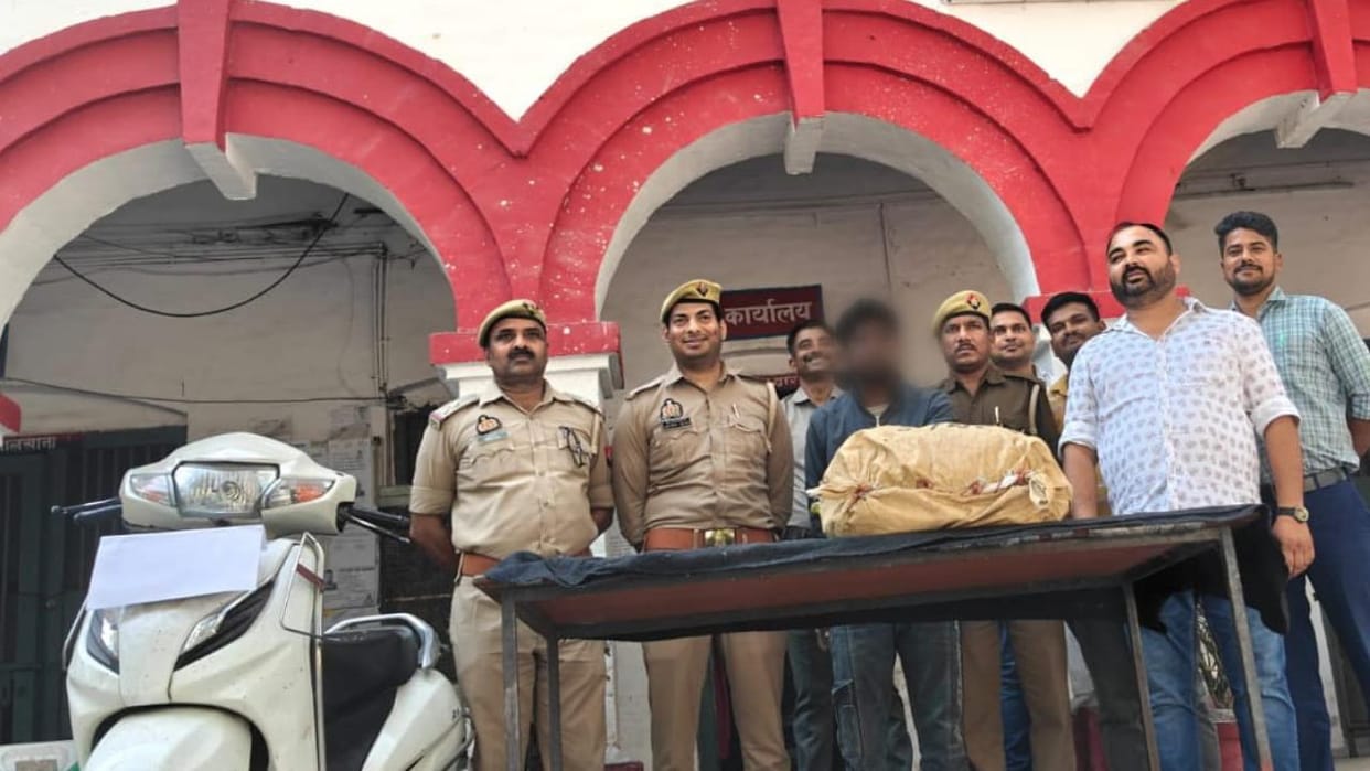 Jhansi: Scrap sack and scooter stolen from Karnataka Express seized, one arrested