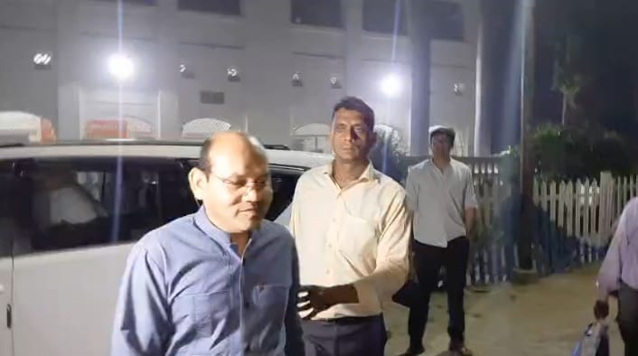 Hardoi Former BSP district president arrested for accepting 45000 rupees bribe search for bank manager