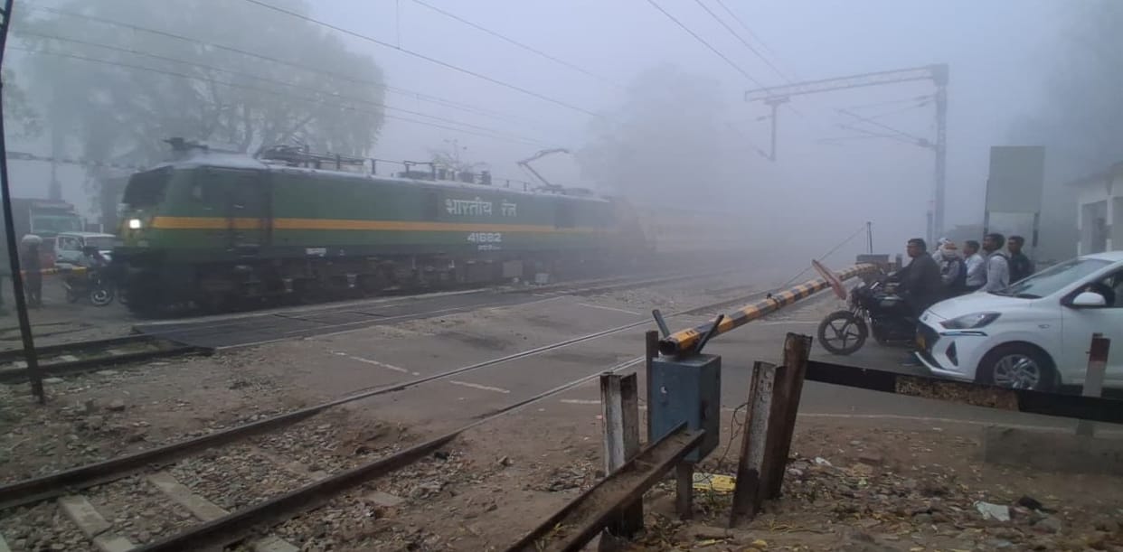 Kanpur Weather Radiation fog covers the sky night and day temperatures vary Gulf War threatens heatwave