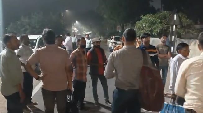 Hardoi After the BSP leader absconding bank manager Piyush Kumar was also arrested
