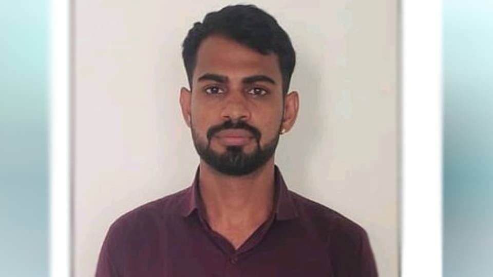 UP ATS arrests Navy Lance Naik for spying for ISI he took money in exchange for sending photographs