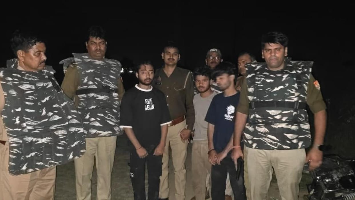 Jhansi: Police arrested three accused in the Satish Shrivas murder case.
