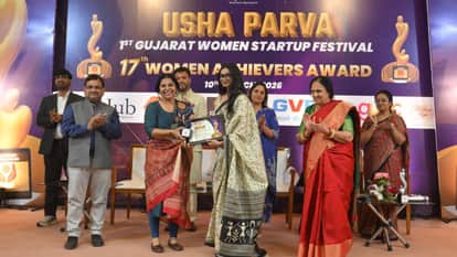 Pankhuri Soni honoured with prestigious Young Women Achiever Award in Gujarat Pankhuri Soni patna bihar news