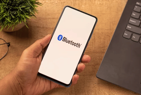 Bluetooth Alert: Leaving Bluetooth On 24/7? Hackers Use These Deadly Tactics Drain Your Bank Account
