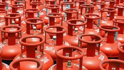 Jhansi: Gas cylinder bookings and commercial supplies stalled