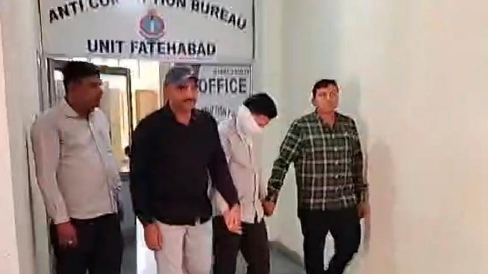 Clerk arrested for taking bribe in Haryana