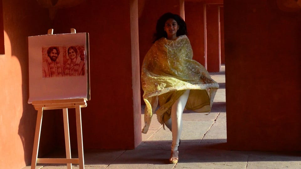 South Film Ruby Shot at Taj Mahal Tourists Gather to Watch