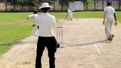 क्रिकेट में देवरिया ने मऊ को किया पराजित।