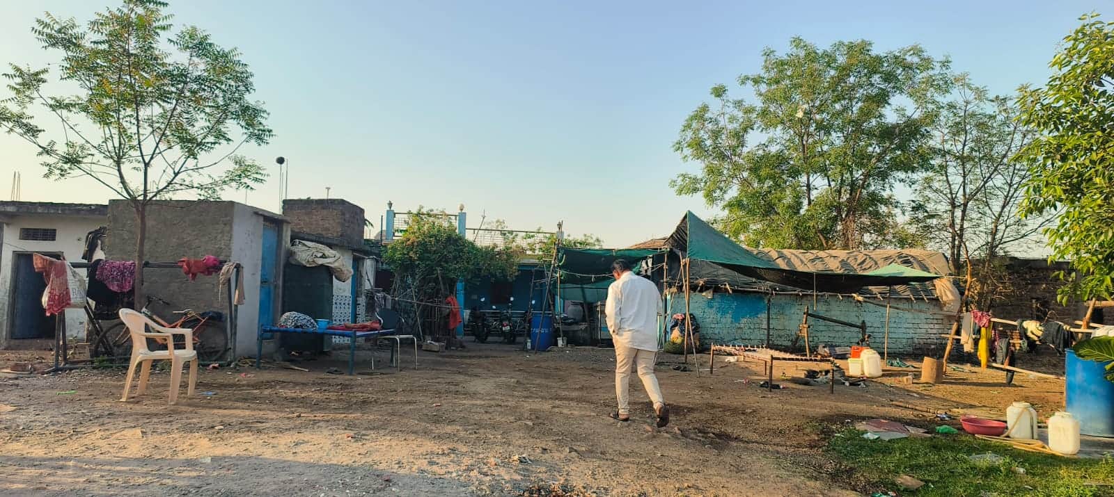 Mahakumbh Viral Girl Monalisa Bhosale Marries Muslim Boyfriend Family Upset and House Locked