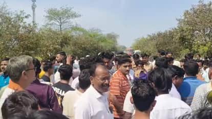 speeding truck hit three children returning from coaching in Raebareli two died and girl condition is critical